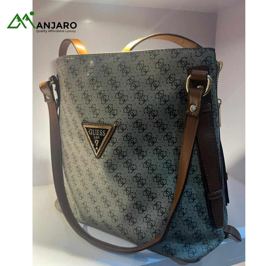 Guess Signature Monogram Crossbody Bag – Versatile Gray/Black Shoulder Purse with Brown Trim & Gold Logo