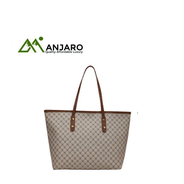 Checkered Tote Bag – Classic Everyday Carry-All with Bold Print